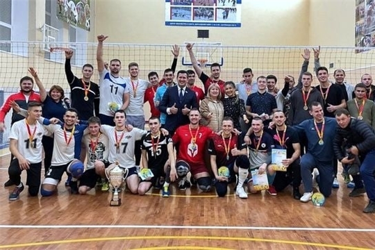 Команда из г.Йошкар-Ола победители турнира по волейболу на переходящий Кубок памяти заслуженного работника сельского хозяйства Российской Федерации, кавалера ордена «Знак Почета» П.П.Давыдова