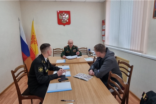 военный комиссар г. Канаш, Канашского и Янтиковского района принял представителей части 12 ГУМО Североморск лейтенанта Сорокина Александра Юрьевича, сержанта  Михайлова Романа Андреевича прибывших для отбора на военную службу по контракту