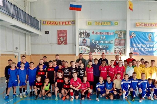 Стартовал турнир по мини-футболу на призы депутата Государственного Совета ЧР Николая Малова