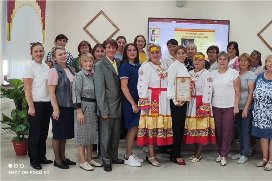 Центральная  библиотека МБУК «ЦБС» Янтиковского района посетила с литературным визитом центральную районную библиотеку Канашского района