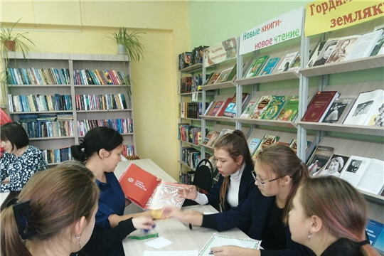 В Тюмеревской библиотеке состоялся мастер-класс «И дивный видится узор»