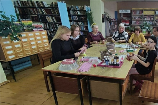 Мастер-класс «Чудеса из бумажной лозы» состоялся в Шимкусской библиотеке