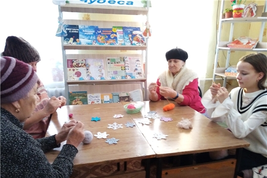 В Алдиаровской библиотеке провели мастер-класс "Кружевная сказка"