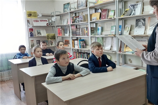 В Новобуяновской библиотеке прошел исторический час «Непокорённый Ленинград»