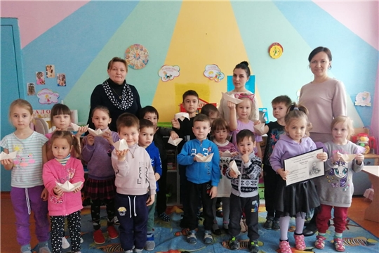 Сотрудники библиотеки с воспитанниками детского сада провели познавательный час «Наш земляк и адмирал корабельной науки»