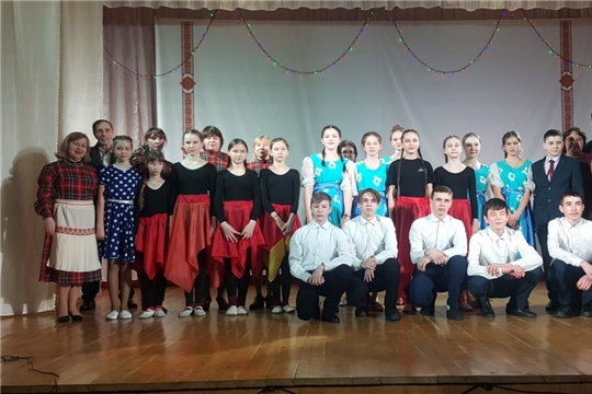 Новобуяновская библиотека приняла участие в праздничном концерте