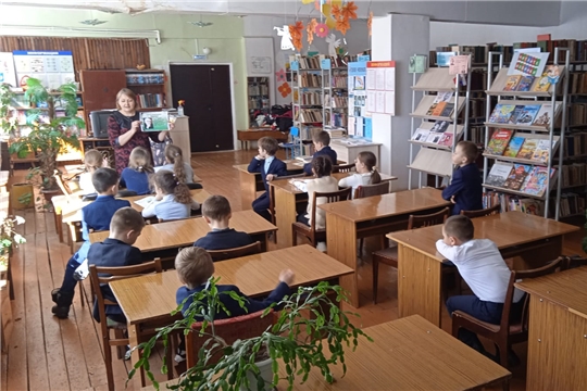 В день рождения Сергея Михалкова в Турмышской библиотеке прошёл литературный час «Весёлый день с Сергеем Михалковым»