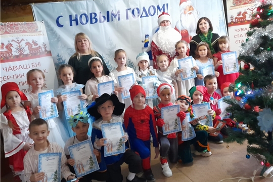 Новый год к нам идет!