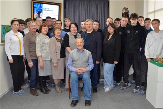 «Мир за кулисами: сценография волшебных сказок» - открылась выставка Ю. Матросова ко Дню театра