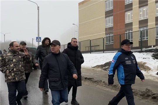Глава города Чебоксары Владимир Доброхотов провёл обход в мкр «Солнечный»