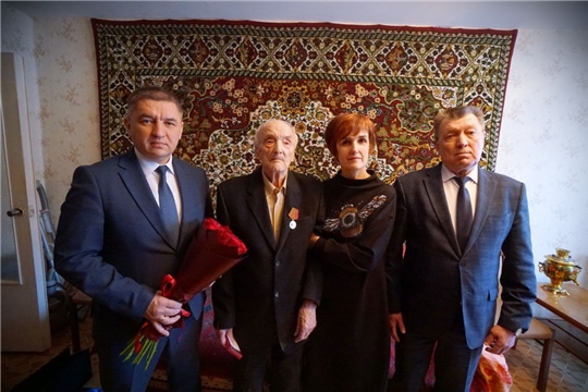 В Чебоксарах ветераны получили медали «80 лет Победы в Великой Отечественной войне 1941-1945 гг.»