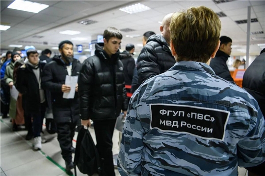 Сегодня в России вступает в силу миграционный режим высылки в отношении нелегально пребывающих в стране иностранцев