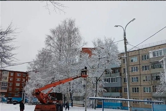 В Чебоксарах более 30 дворов получат новое освещение в 2025 году