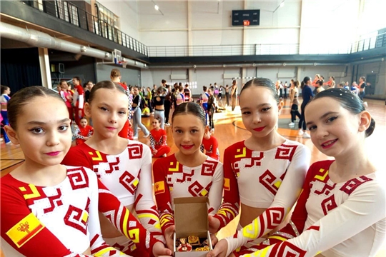Сборная Чувашии по фитнес-аэробике завоевала медали чемпионата и первенства ПФО