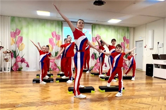 В детских садах Чебоксар стартовал отборочный этап городского фестиваля «Фитнес вместе с мамой»