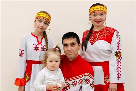 Чăвашлăха упракан çемьесене «Несĕл эткерлĕхĕ» конкурса хутшăнма чĕнетпĕр