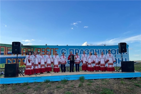 Байдеряковский народный хор выступил  с концертом в селе Азбаба Апастовского района Республики Татарстан