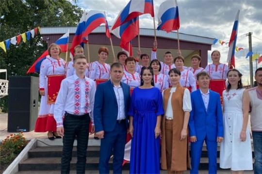 В Яльчикском МО прошла празднично-патриотическая акция «Душа России в символах её»