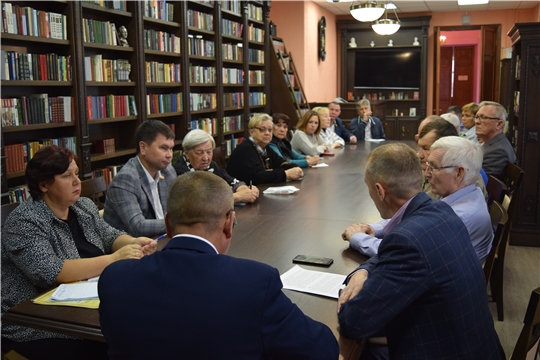 В Мариинско-Посадском муниципальном округе состоялось расширенное заседание Общественной палаты с участием председателя местного женсовета
