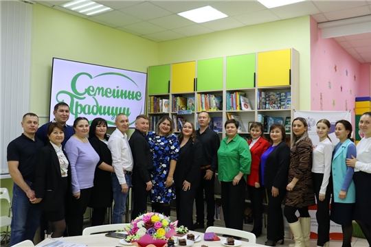 В рамках проекта "Семейные традиции - основа крепкой семьи" в ЦБС Батыревского округа состоялось заседание клуба «СемьЯ»