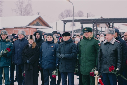 В Ядрине торжественно открыт памятник павшим Героям Отечества
