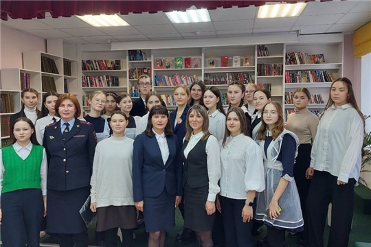 На территории общения подростков состоялась встреча с Уполномоченным по правам ребенка в Чувашской Республике Алевтиной Федоровой