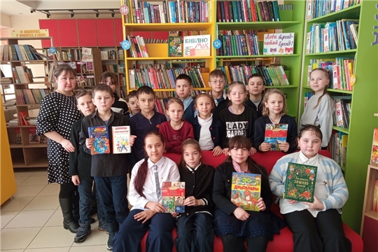 В Ибресинском муниципальном округе прошла акция "Дарите книги с любовью"