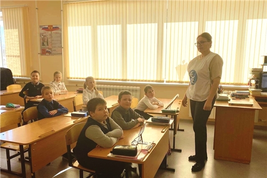 В Ибресинском округе прошли занятия "Разговоры о важном" по теме: "От южных морей до полярного края" с участием активисток женсовета