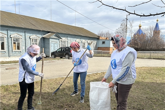 Женсовет Шемуршинского округа принял участие в массовом субботнике