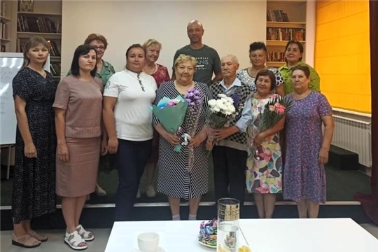 В центральной библиотеке села Комсомольское прошло мероприятие «Жизнь, длиною 70 лет»