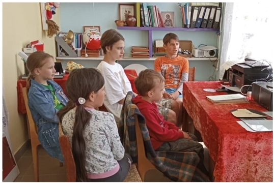 Познавательный час "Много народов вмещает Россия" в Ян-Норвашском ДК