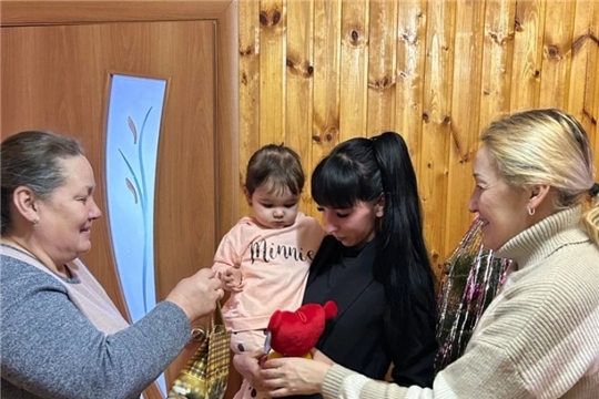 Поздравили семью с Новым Годом