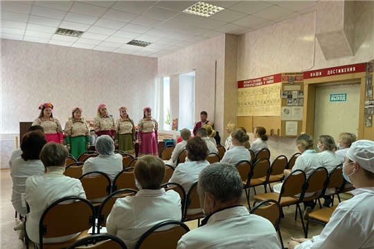 Поздравили представительниц самой благородной профессии