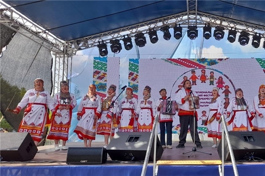На перекрестке национальных культур