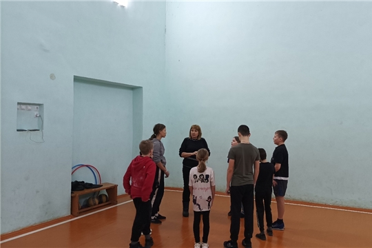 В Нижаровском доме культуры прошли соревнования по народной игре "Вышибалы".