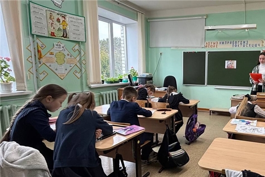 Заведующая СКЦ Юваново провела увлекательный тематический час, посвященный Дню космонавтики