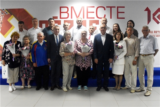 Министр спорта Чувашии Василий Петров поздравил ветеранов отрасли со 100-летием государственного органа управления в сфере физической культуры и спорта