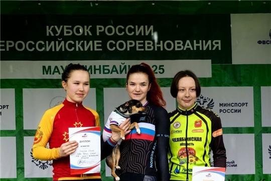 Элина Семенова -серебряный призер Кубка России по велосипедному спорту.