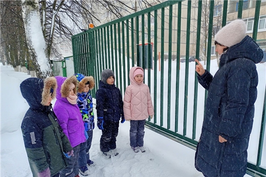 Осторожно, железные предметы зимой