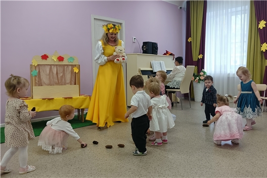 Осенний праздник у малышей