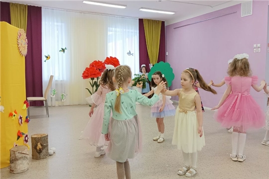 Весенний праздник мам
