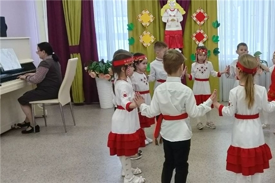 В краю ста тысяч песен