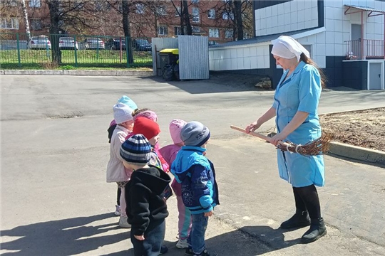 Знакомство с профессией дворника