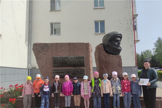 По родному краю с рюкзаком шагаю