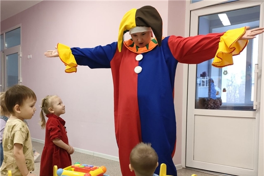 Развлечение "Петрушка в гостях у малышей"
