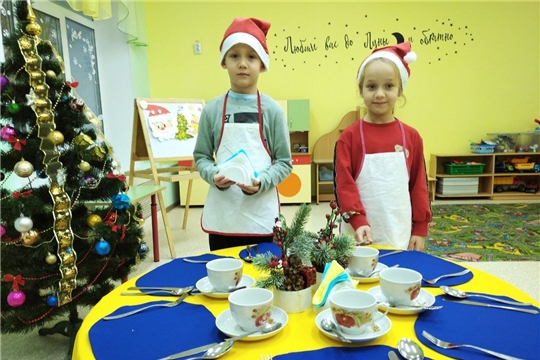 Новогоднее оформление стола