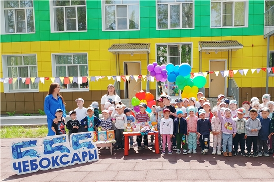 Игровая программа «Должны смеяться дети»