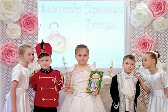 В Международный день русского языка в детском саду организована "Литературная гостиная", приуроченная дню рождения А. С. Пушкина