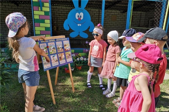 Открытый люк – источник опасности