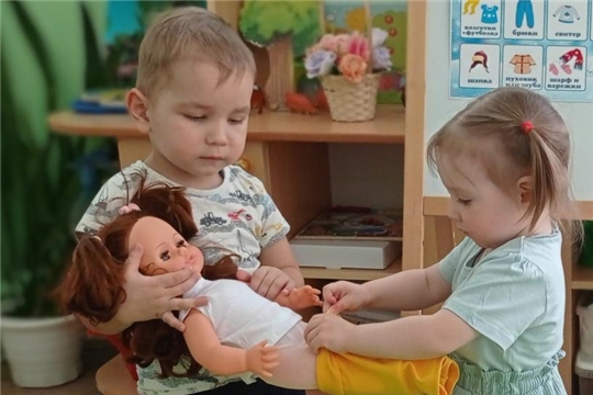 Оденем куклу на прогулку